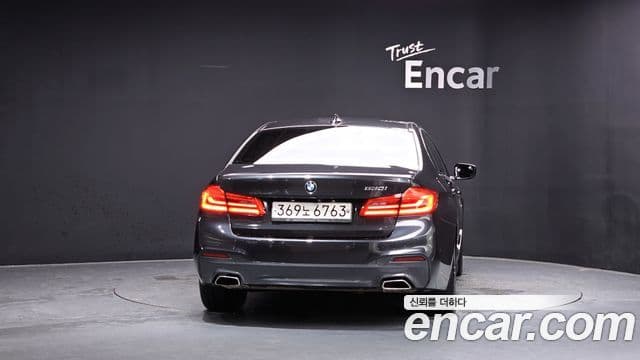 BMW 5 Series 2019 — ფოტო 3/20
