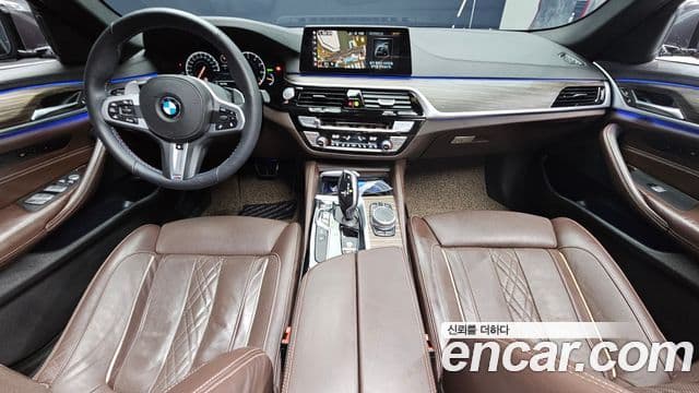 BMW 5 Series 2019 — ფოტო 6/20