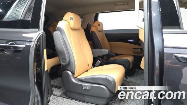 Kia Carnival 2023 — Фото 11/20
