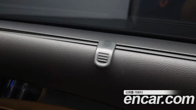 Kia Carnival 2023 — Фото 17/20