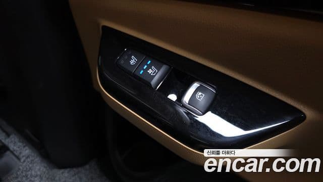 Kia Carnival 2023 — Фото 18/20