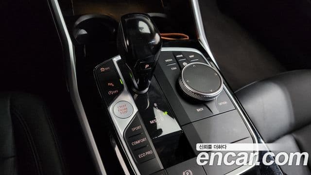 BMW 3 Series 2019 — фото 9 из 20