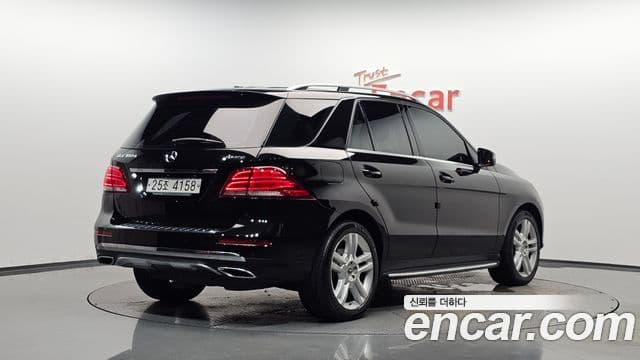 Mercedes-Benz GLE-Class 2018 — Фото 2/20