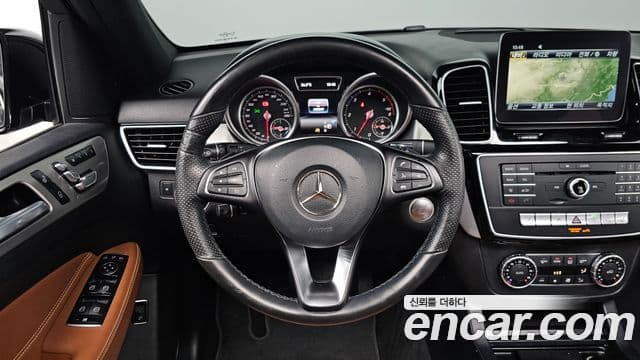 Mercedes-Benz GLE-Class 2018 — Фото 14/20