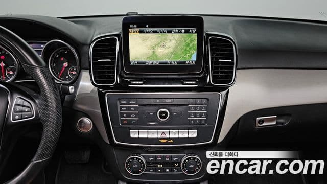 Mercedes-Benz GLE-Class 2018 — Фото 17/20