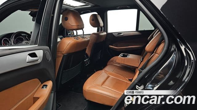 Mercedes-Benz GLE-Class 2018 — Şəkil 11/33
