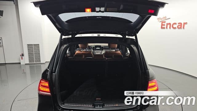 Mercedes-Benz GLE-Class 2018 — Şəkil 2/33