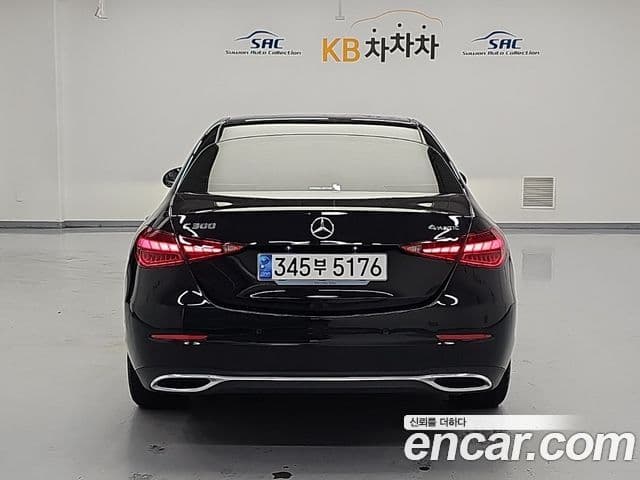 Mercedes-Benz C-Class 2023 — ფოტო 2/14