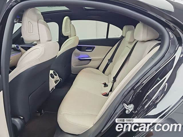 Mercedes-Benz C-Class 2023 — ფოტო 11/14
