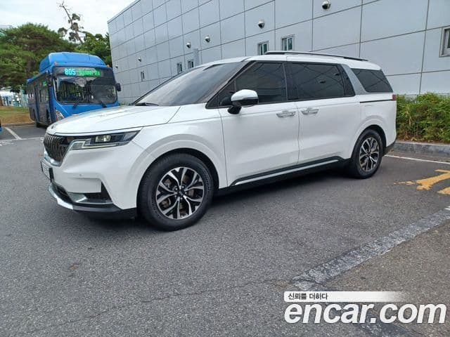Kia Carnival 2020 — ფოტო 1/17