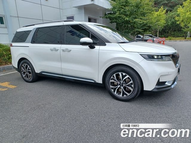 Kia Carnival 2020 — ფოტო 2/17