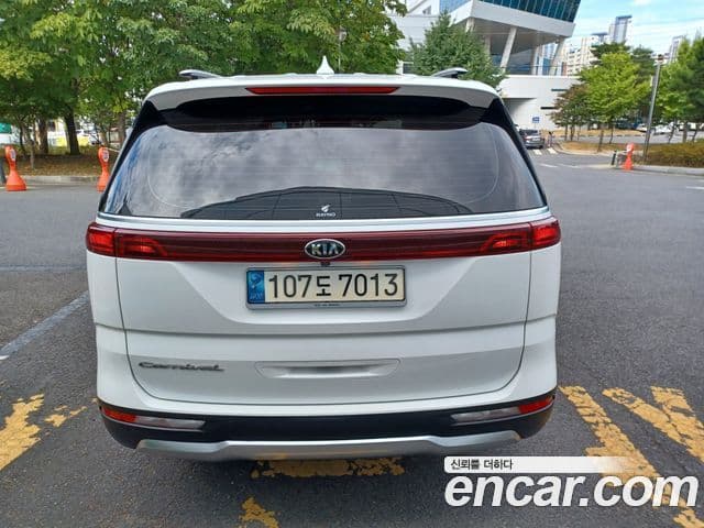 Kia Carnival 2020 — ფოტო 4/17