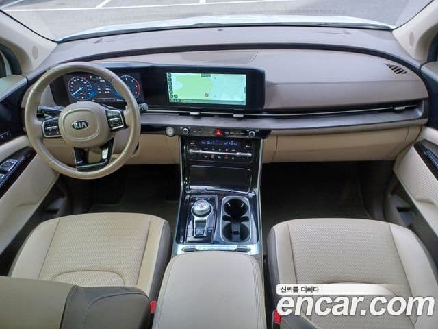 Kia Carnival 2020 — ფოტო 10/17