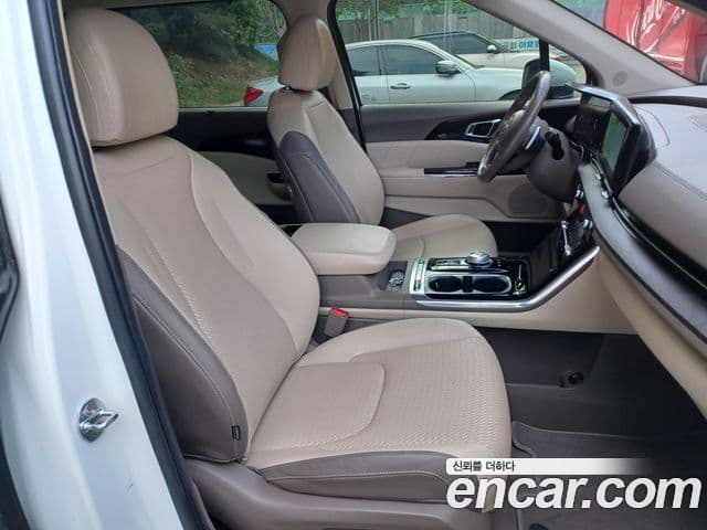 Kia Carnival 2020 — ფოტო 8/17