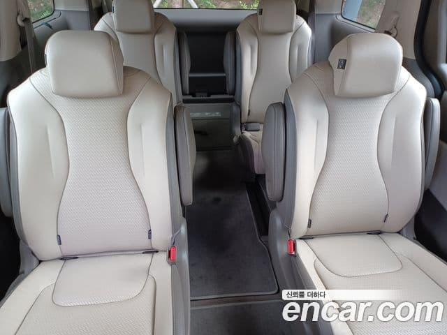 Kia Carnival 2020 — ფოტო 9/17