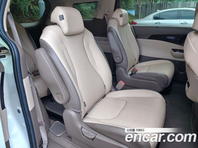 Kia Carnival 2020 — ფოტო 12/17