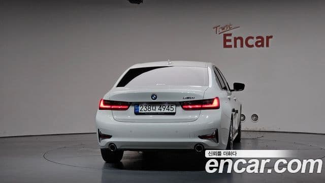 BMW 3 Series 2021 — ფოტო 4/20
