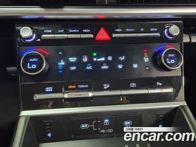 Hyundai Santa Fe 2023 — ფოტო 12/20