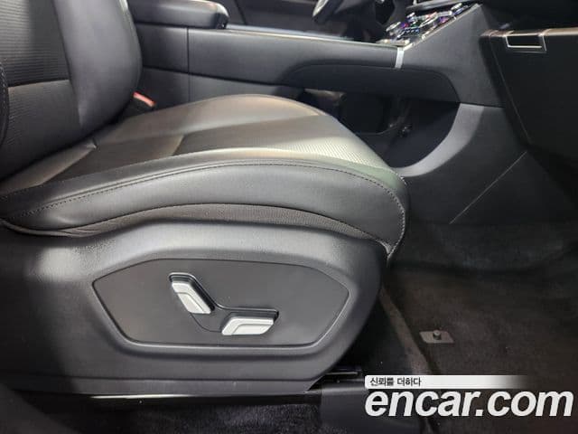 Hyundai Santa Fe 2023 — ფოტო 16/20