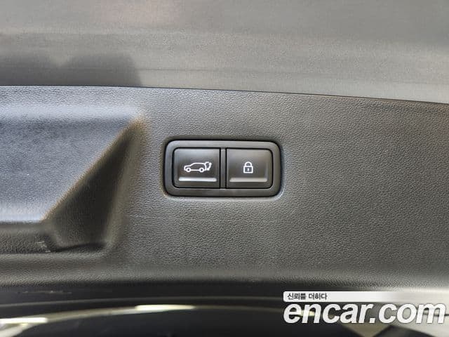 Hyundai Santa Fe 2023 — ფოტო 18/20