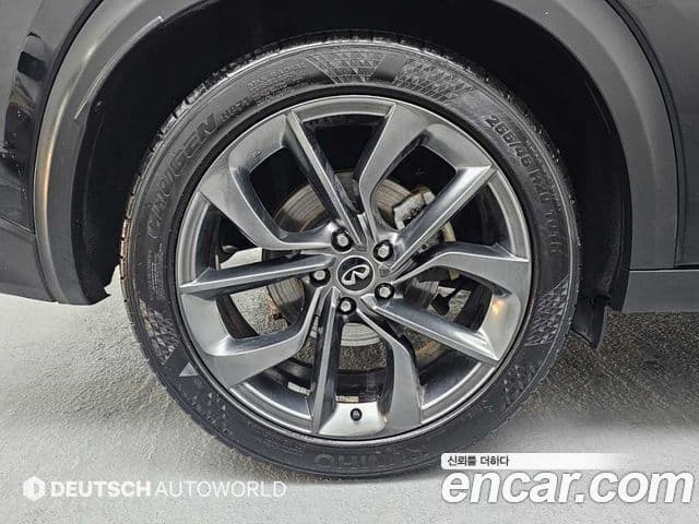 Infiniti QX50 2019 — Photo 2/20