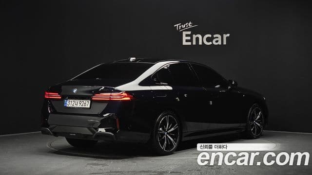 BMW 5 Series 2024 — Şəkil 1/20