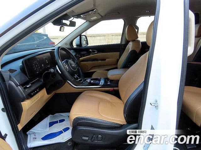 Kia Carnival 2022 — ფოტო 4/20