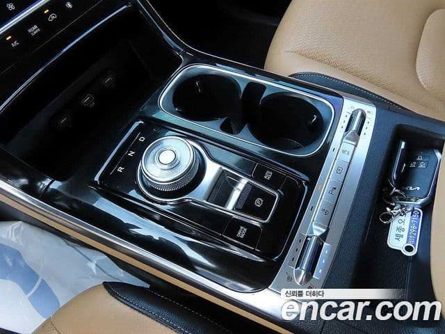 Kia Carnival 2022 — ფოტო 11/20