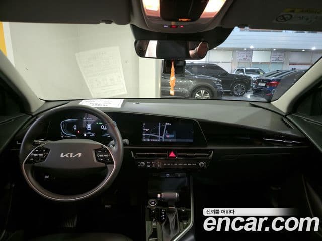 Kia Niro 2023 — Фото 10/20