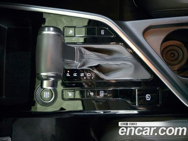 Kia Niro 2023 — Фото 7/20