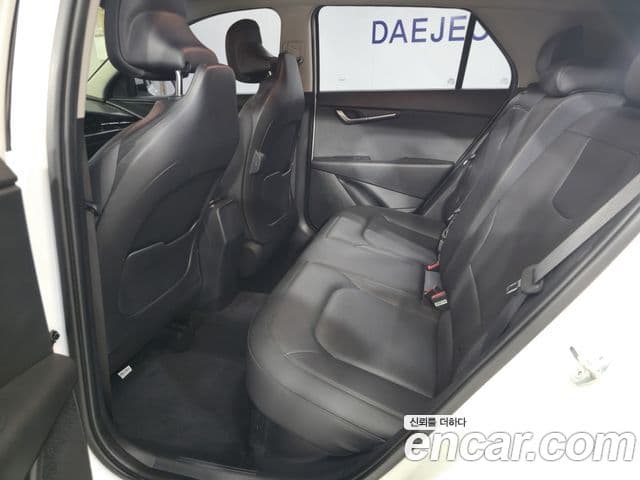 Kia Niro 2023 — Фото 11/20