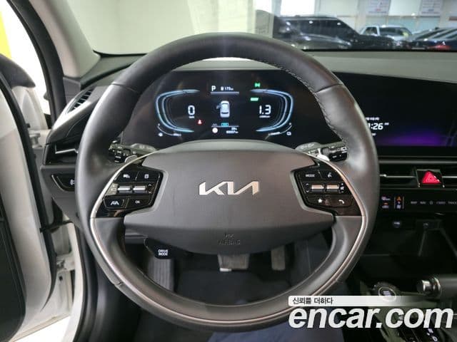 Kia Niro 2023 — Фото 15/20