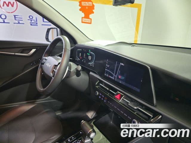 Kia Niro 2023 — Фото 16/20