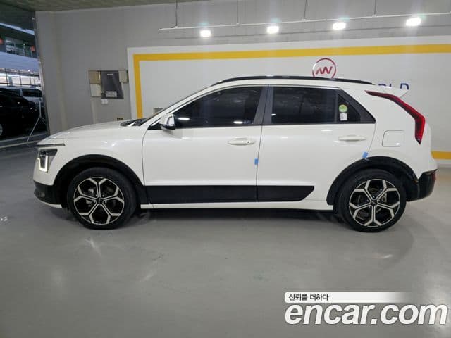 Kia Niro 2023 — Фото 19/20