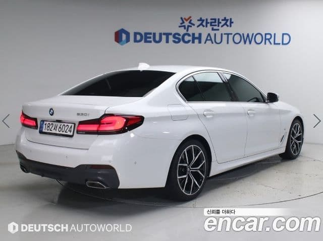 BMW 5 Series 2022 — ფოტო 1/10