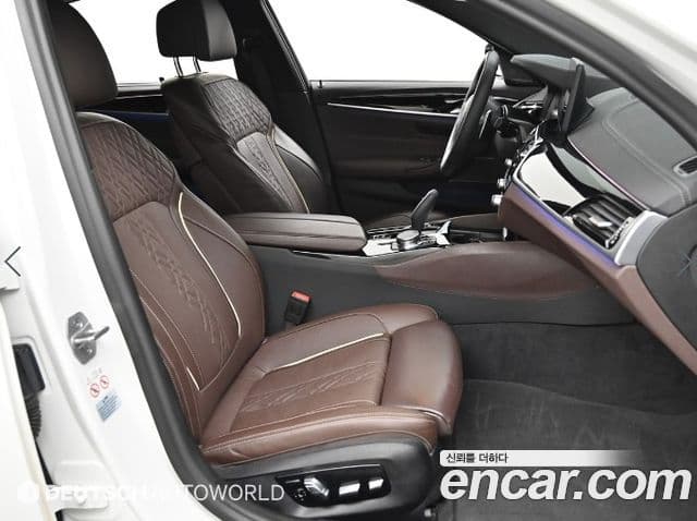 BMW 5 Series 2022 — ფოტო 8/10