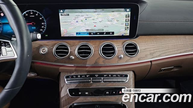 Mercedes-Benz E-Class 2023 — Şəkil 14/20