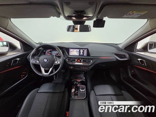 BMW 1 Series 2023 — ფოტო 10/20