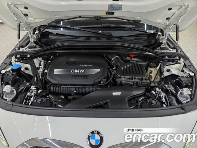 BMW 1 Series 2023 — ფოტო 6/20