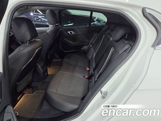 BMW 1 Series 2023 — ფოტო 12/20