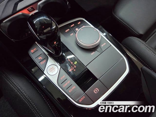 BMW 1 Series 2023 — ფოტო 17/20