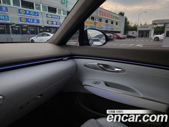 Genesis GV70 2024 — ფოტო 13/18