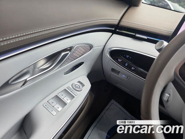 Genesis GV70 2024 — ფოტო 16/18