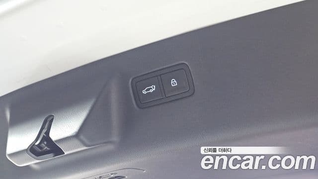 Hyundai Santa Fe 2025 — ფოტო 17/20