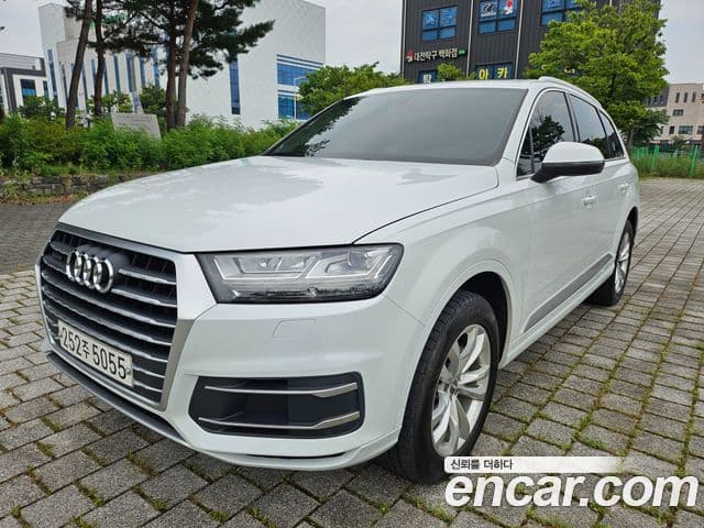 Audi Q7 2019 — ფოტო 2/20