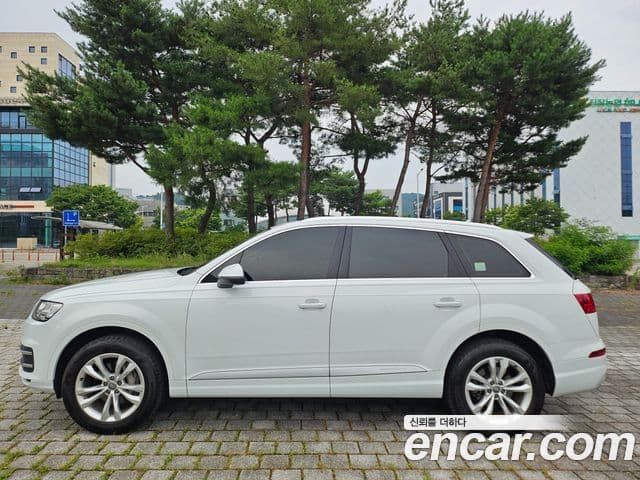 Audi Q7 2019 — ფოტო 3/20