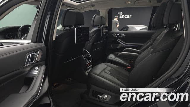 BMW X7 2021 — Photo 15/35