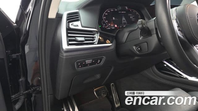 BMW X7 2021 — Photo 3/35