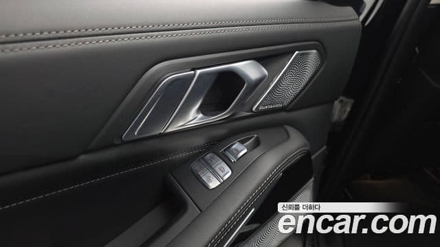 BMW X7 2021 — Photo 14/35