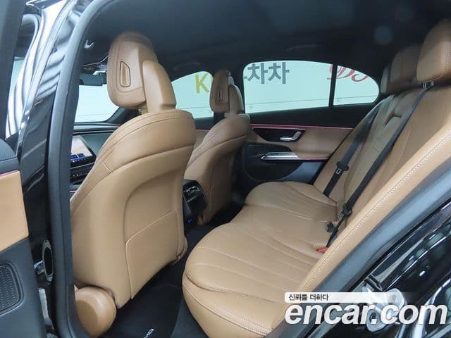 Mercedes-Benz E-Class 2025 — ფოტო 5/20